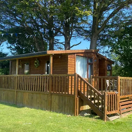 Holiday home Lakeside - - Sleeps 4 *